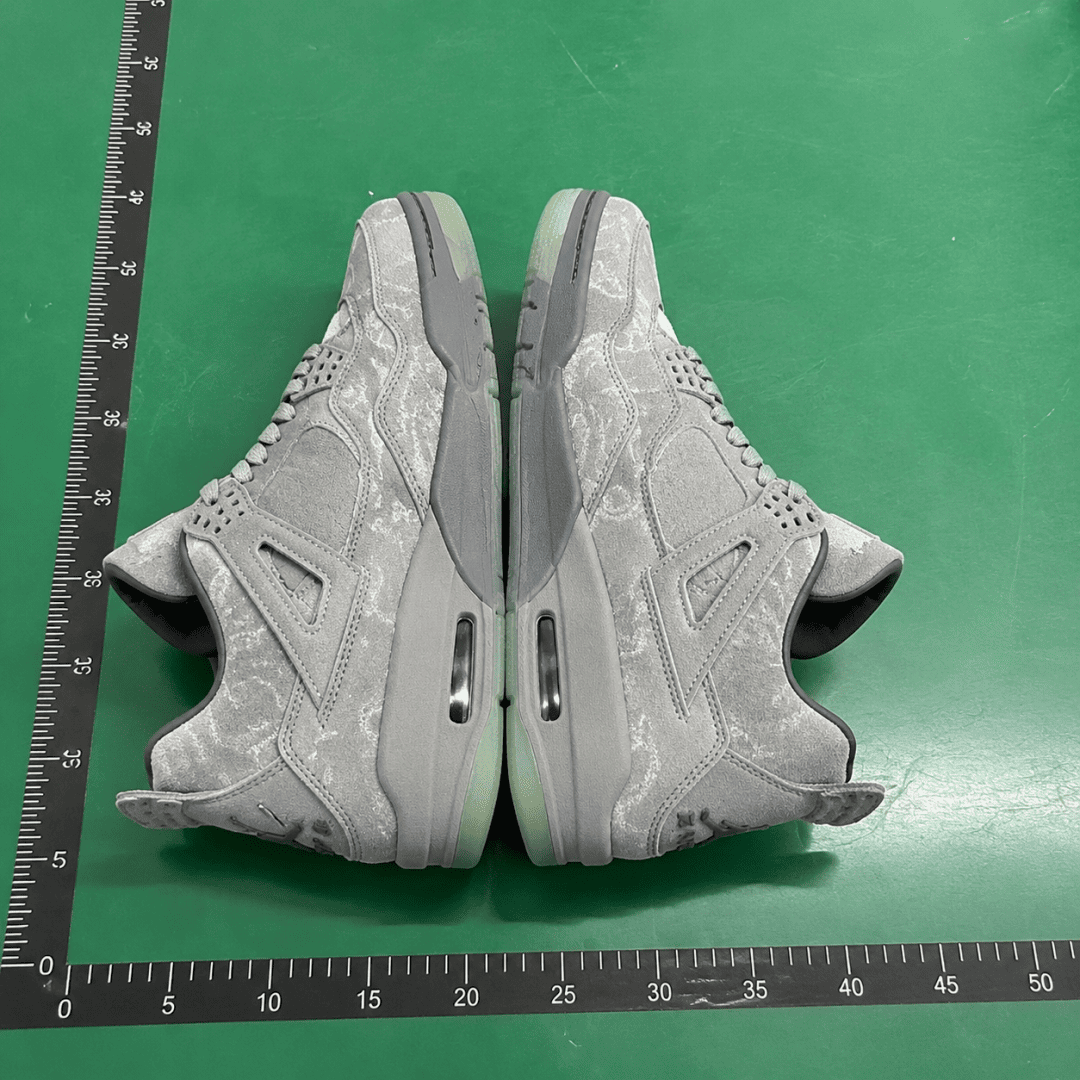 Jordan Sneaker QC: Sole, Tongue & Size Checks